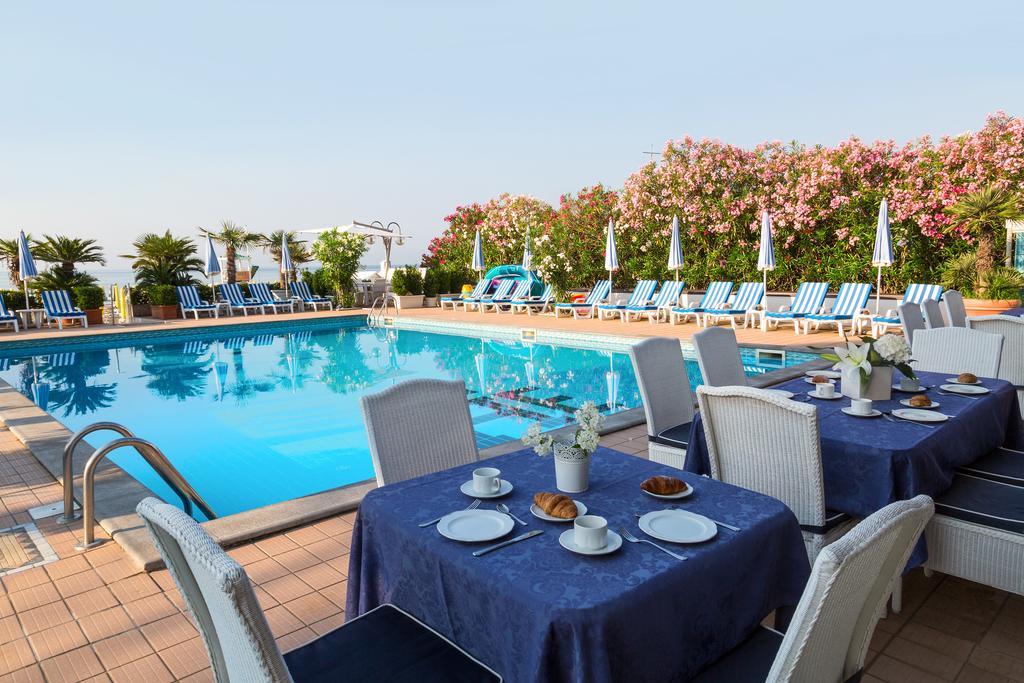 Hotel Plaza Esplanade Lido di Jesolo Exterior photo