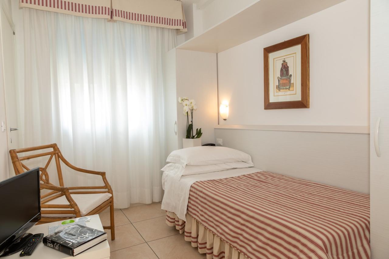 Hotel Plaza Esplanade Lido di Jesolo Exterior photo